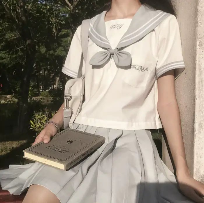 十里洋场，又逢她